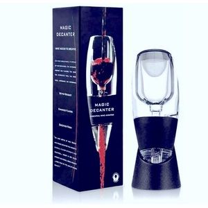 NWT - Magic Decanter 🍷